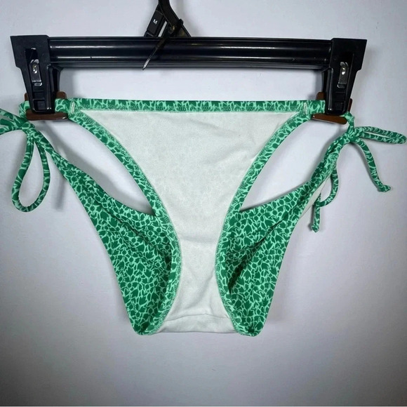 Victoria’s Secret Green Bikini Bottoms Size Small - Picture 6 of 8